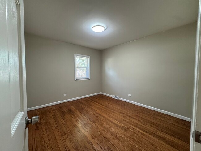 Building Photo - 7838 W 73rd Pl