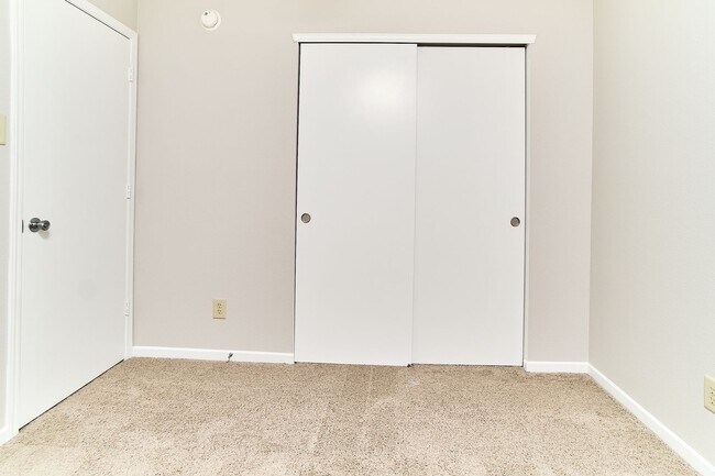 Building Photo - 3 BD + Loft in HSE Schools!