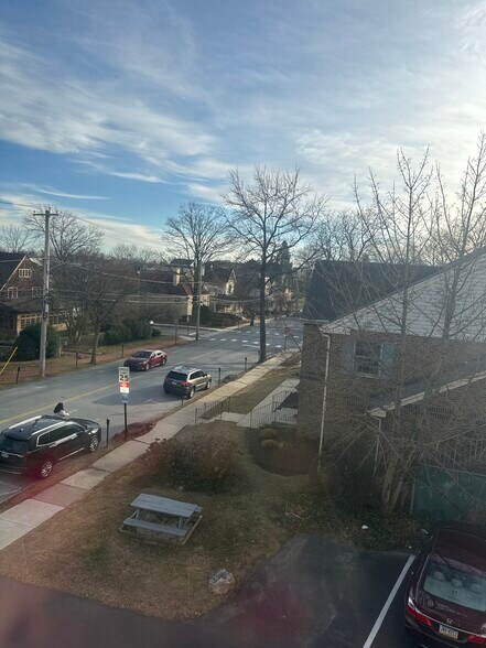 Building Photo - 216 N Monroe St