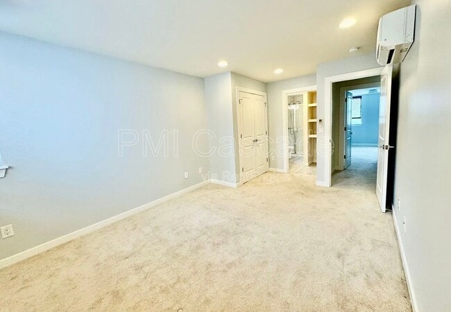 Building Photo - 9227B 16th Ave SW