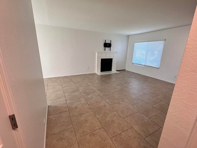 Building Photo - 75245 Vista Corona