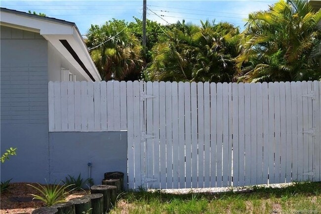 Building Photo - 3489 NE Linda Dr