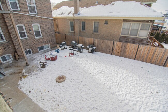 Building Photo - 2748 N Kostner Ave