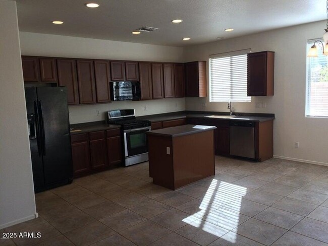 Building Photo - 31312 N Cavalier Dr