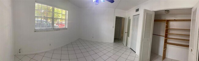 Building Photo - 1407 NE 56th St