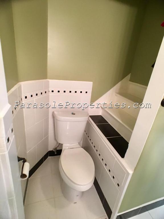 Building Photo - 704 Cooney St