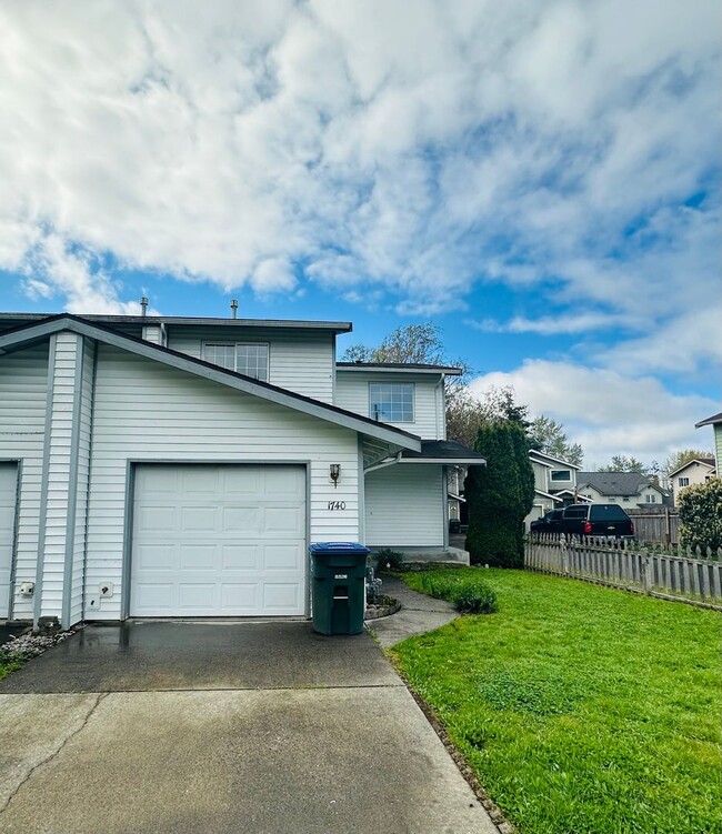 Building Photo - 3 Bed 2.5 Bath Roosevelt Area Remodeled  M...