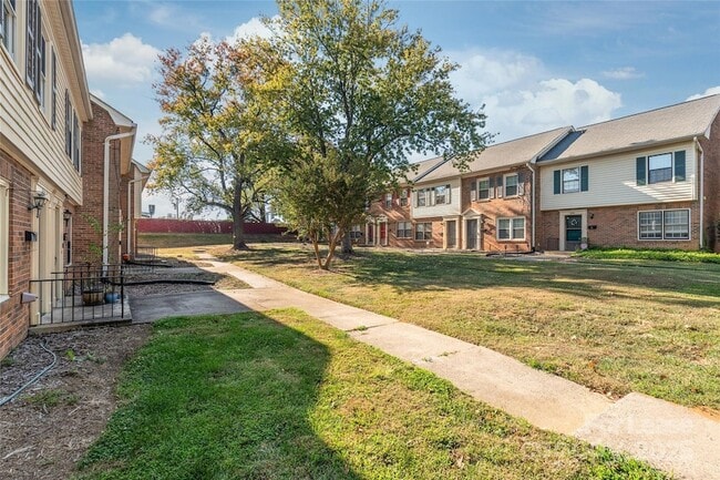 Building Photo - 4736 Old Lantern Way