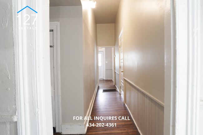 Building Photo - Modern Comfort Meets Prime Convenience – Stunning 3BR/2BA in Lynchburg!