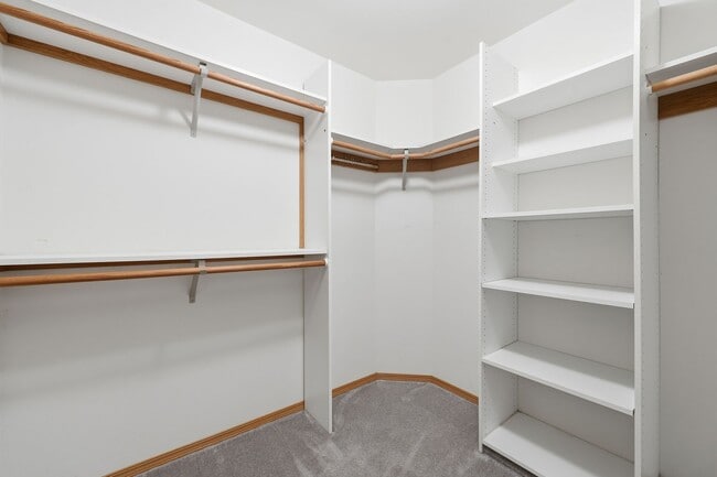 Building Photo - Move in ready! 3 bed, den, 2 bath rambler on 4.62 acres with pasture in Tumwater School District.