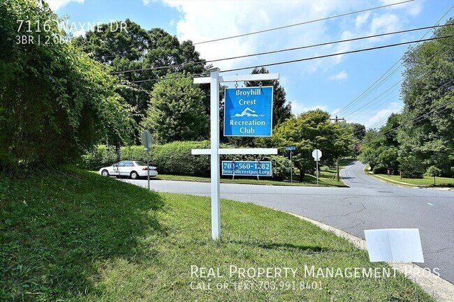 Building Photo - 7116 Wayne Dr