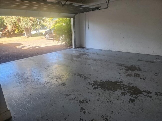 Building Photo - 2242 Indian Ave S