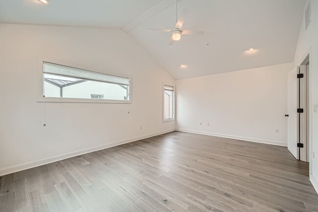 Building Photo - 1931 E 38th 1/2 St