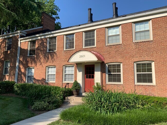 Primary Photo - 2601 Arlington Blvd