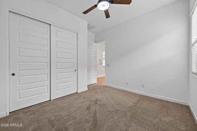 Building Photo - 203 E Birchwood Pl