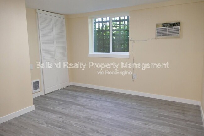 Building Photo - 469 N 36th St