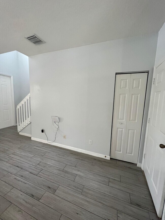 Building Photo - 2155 SE Bell Isle Dr