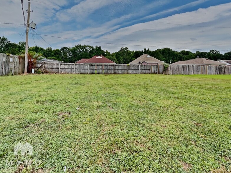 Building Photo - 4271 Wagon Trail Cove