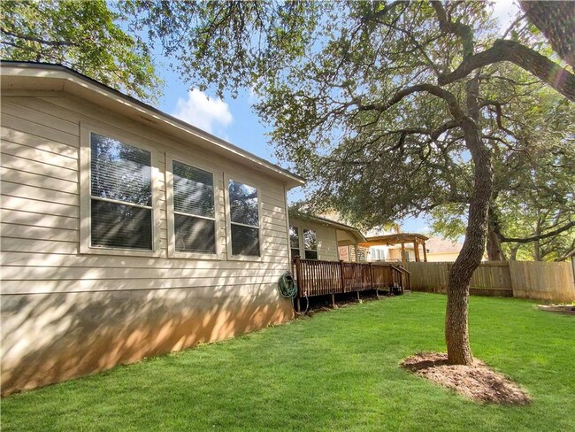 Building Photo - Spacious Round Rock Home