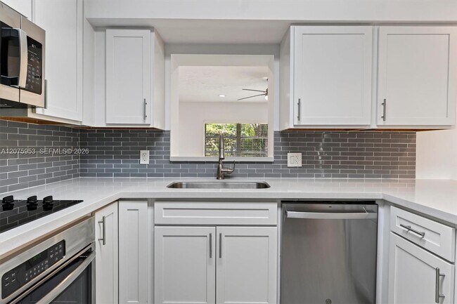 Building Photo - 6629 SW 65th St
