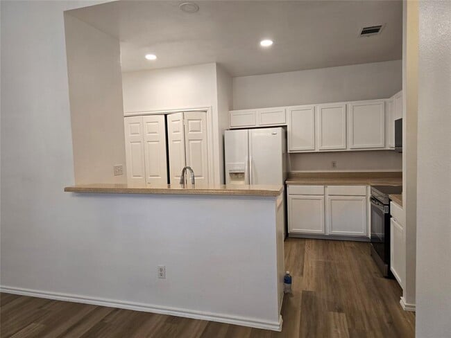 Building Photo - 8701 Weiser Dr