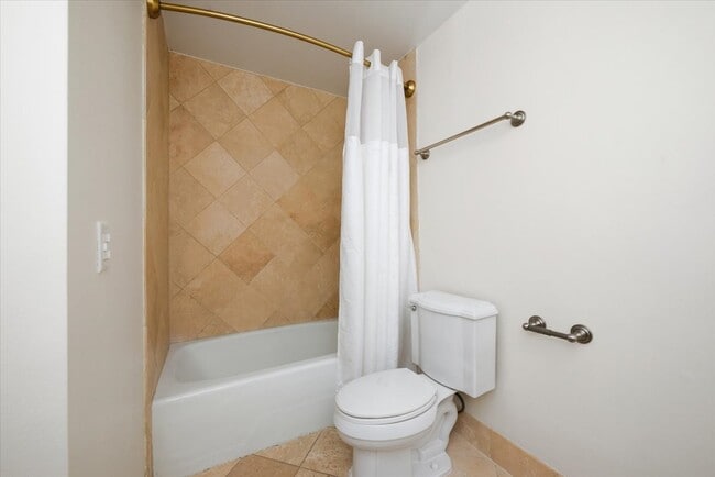 Building Photo - 501 N Wells St