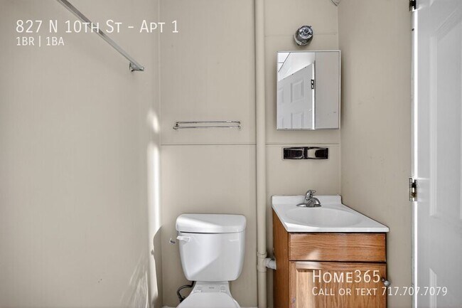 Building Photo - 827 N 10th St