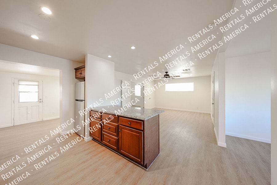 Building Photo - 601 N 73rd Pl