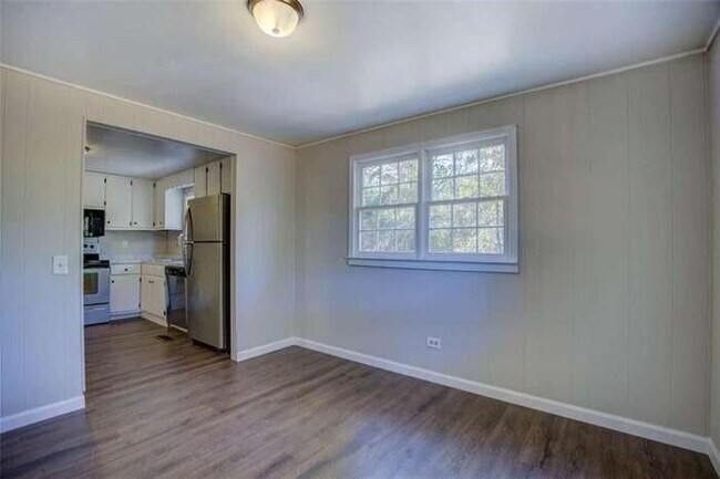 Building Photo - 201 Oglesby Bridge Rd SE