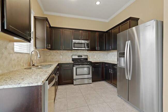 Building Photo - 13839 Rosemere Ln