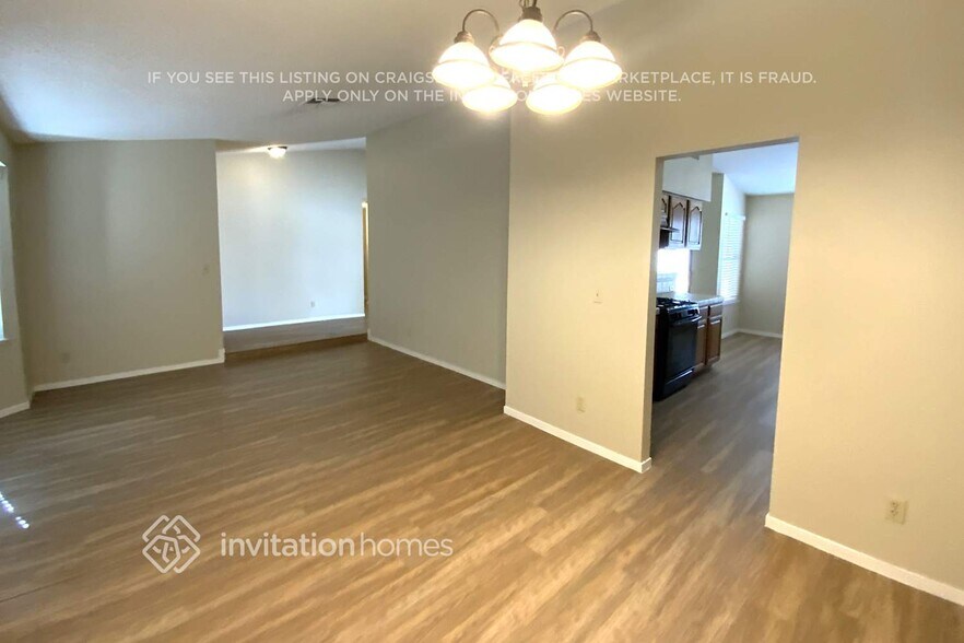 Building Photo - 4920 Evergreen Glen Dr