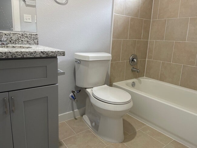 Building Photo - 4114 Majestic St