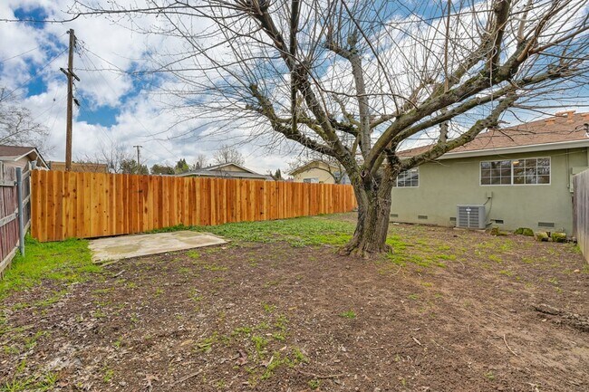 Building Photo - 5691 Cutler Ct