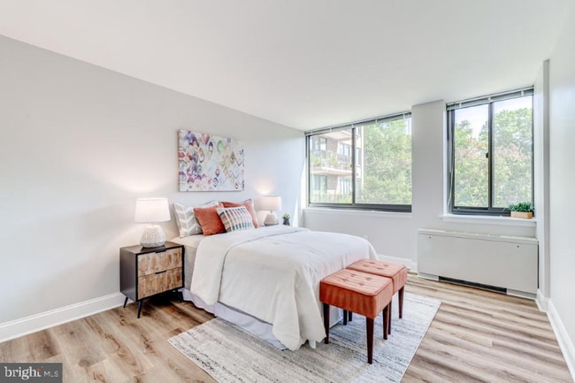 Building Photo - 600 Roosevelt Blvd