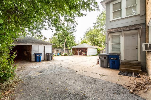 Building Photo - 5918 La Vista Dr