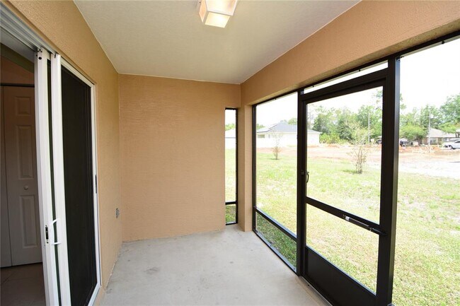 Building Photo - 33 Rosecroft Ln