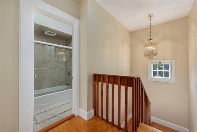 Building Photo - 107 Old Beach Rd