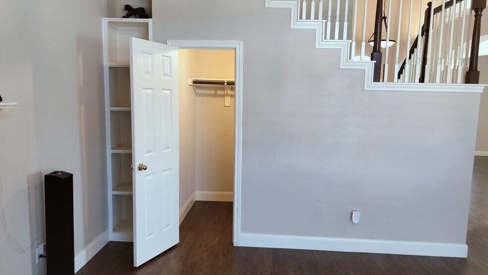 Building Photo - 8001 Case Dr