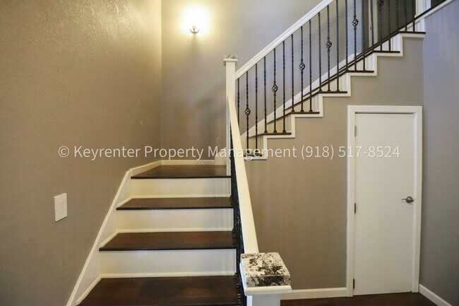 Building Photo - Incredible 4 Bedroom 4 Bath Home in Owasso!!!