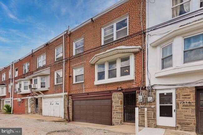 Building Photo - 1214 Van Kirk St