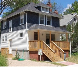 Building Photo - 825 Sylvan Ave