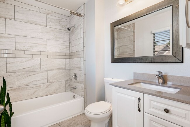 Building Photo - 2 Story dream home, 3 bedroom, 2 and 1/2 B...