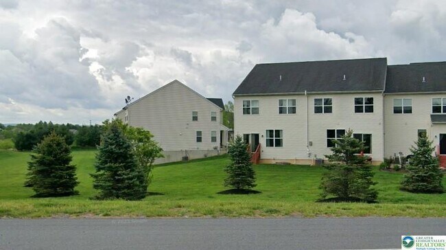Building Photo - 985 King Way