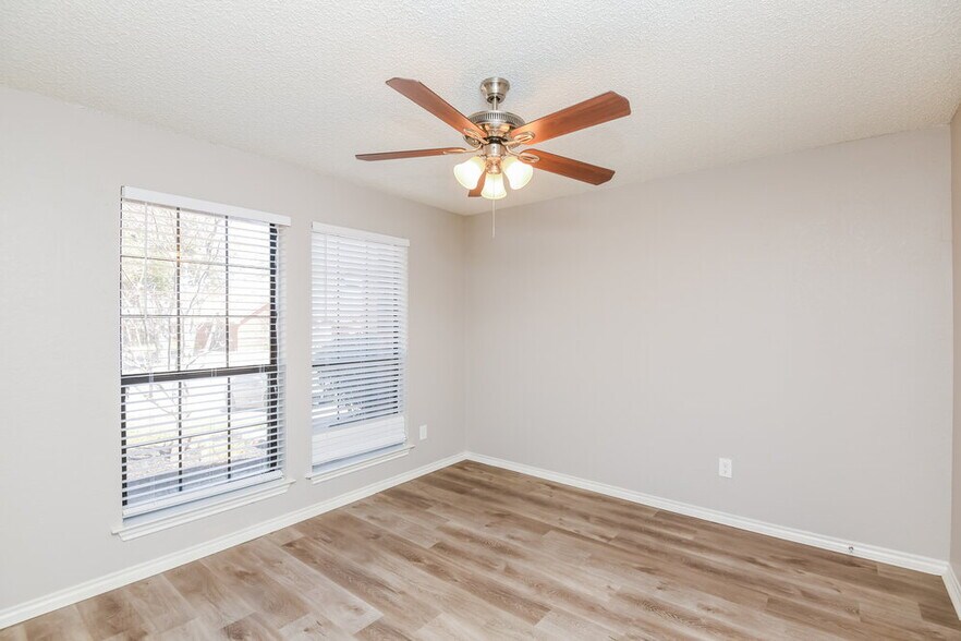 Building Photo - 2008 Hunter Glade Ln