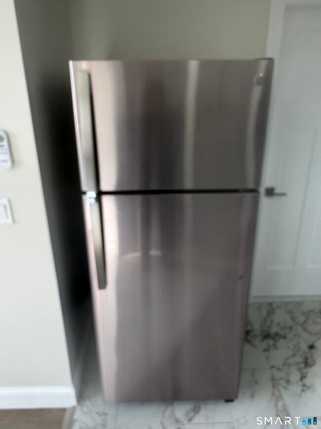 Building Photo - 8-10 S Broad St