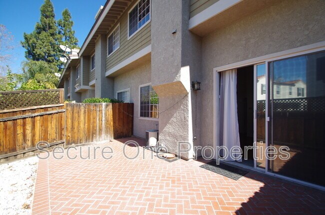 Building Photo - 235 Hill Ranch Dr
