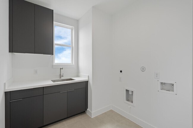 Building Photo - 1117 Ennis St