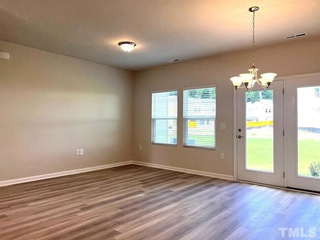 Building Photo - 926 Field Ivy Dr