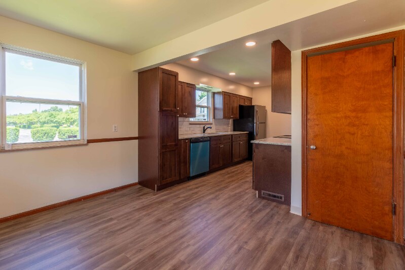 Building Photo - 629 Hanford St