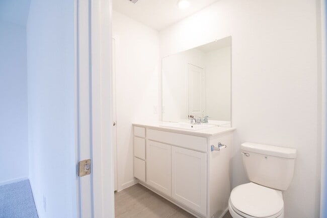 Building Photo - 2092 Cedar Way Dr